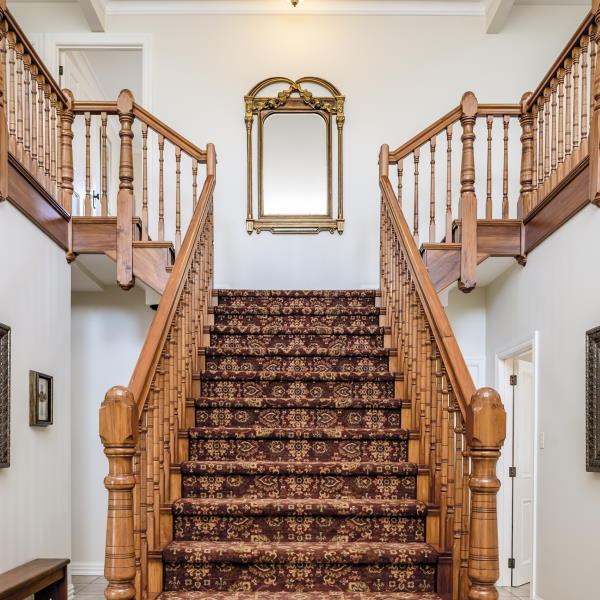 Dekoration von Treppen mit Teppich